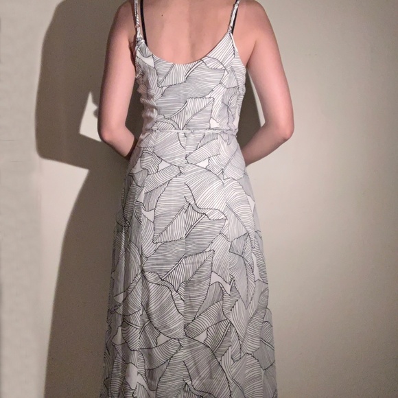 NWT Sienna Sky Summer Dress in Black and White Leaf Pattern Size XS - Picture 2 of 7